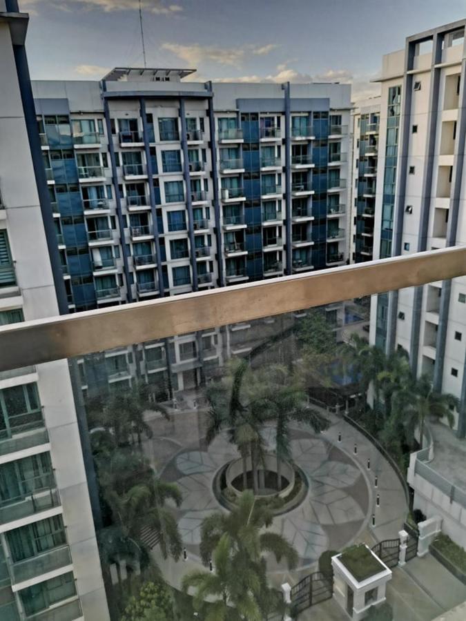 Palm Tree Villas Pasay Buitenkant foto