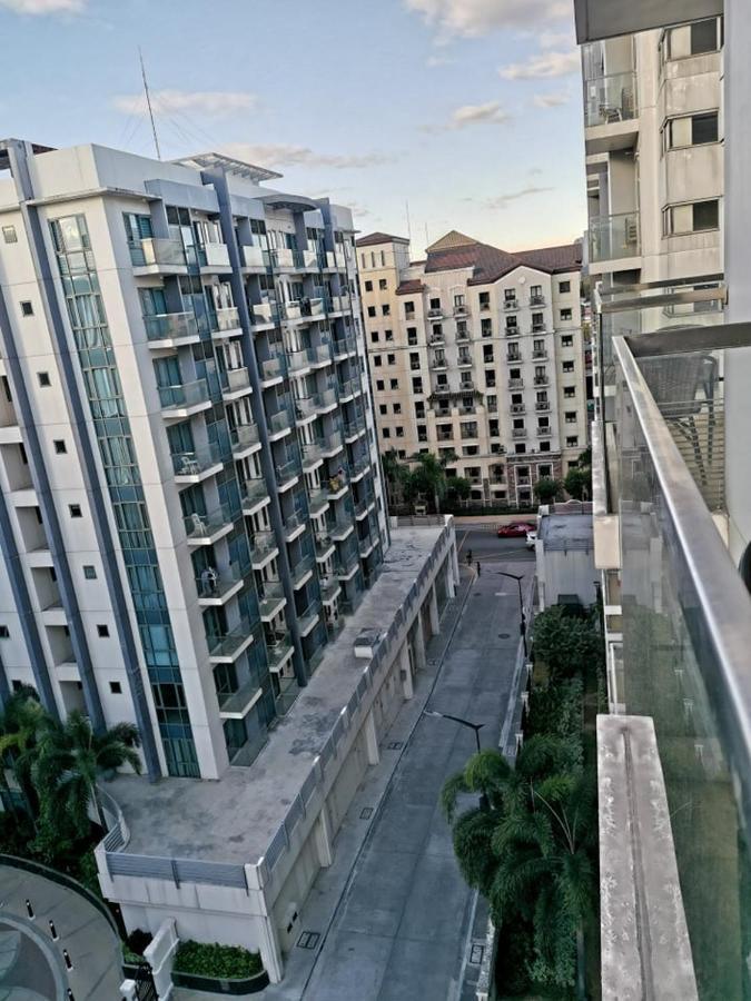 Palm Tree Villas Pasay Buitenkant foto